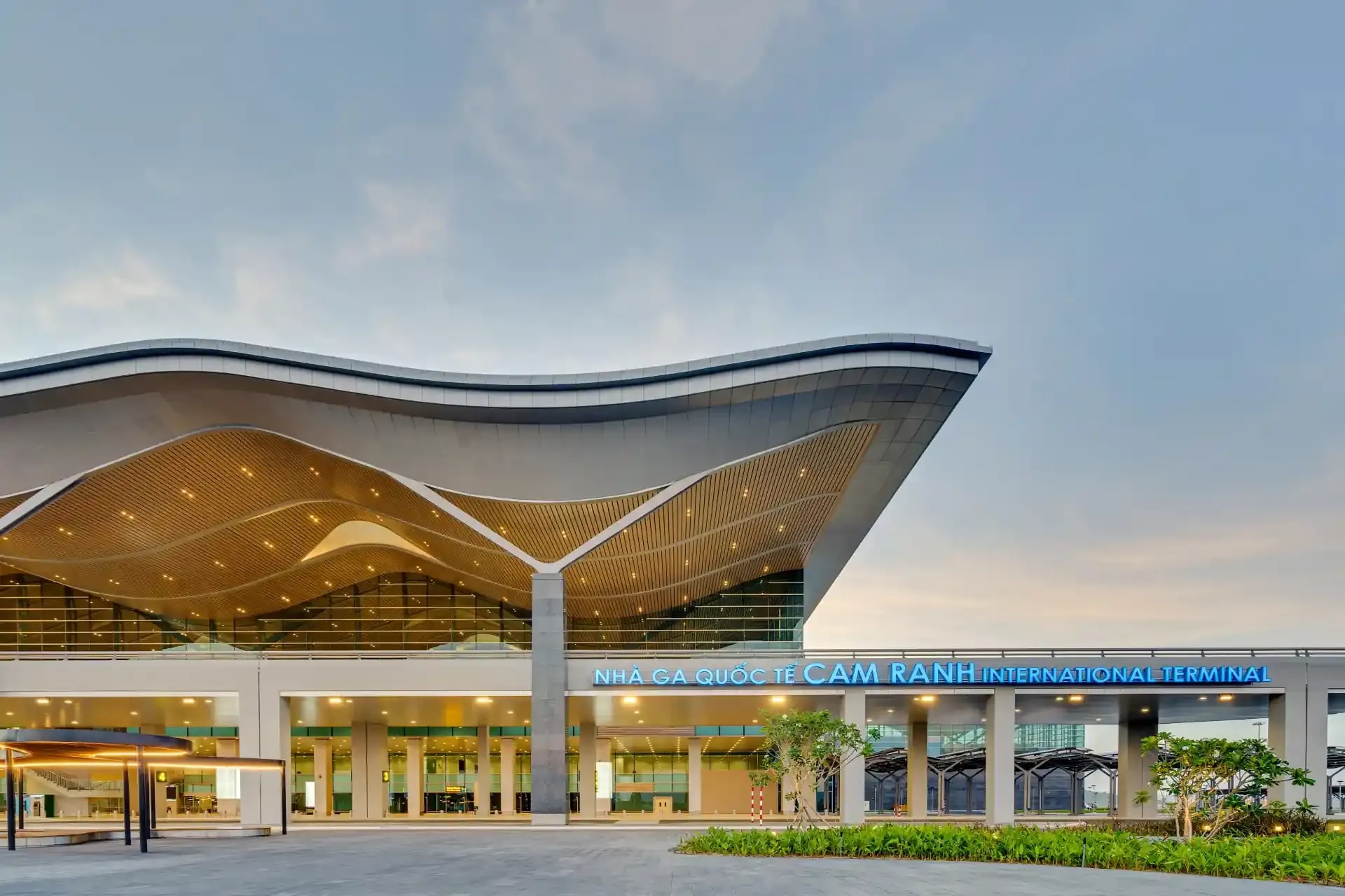 Sân bay Quốc tế Cam Ranh - Khánh Hòa