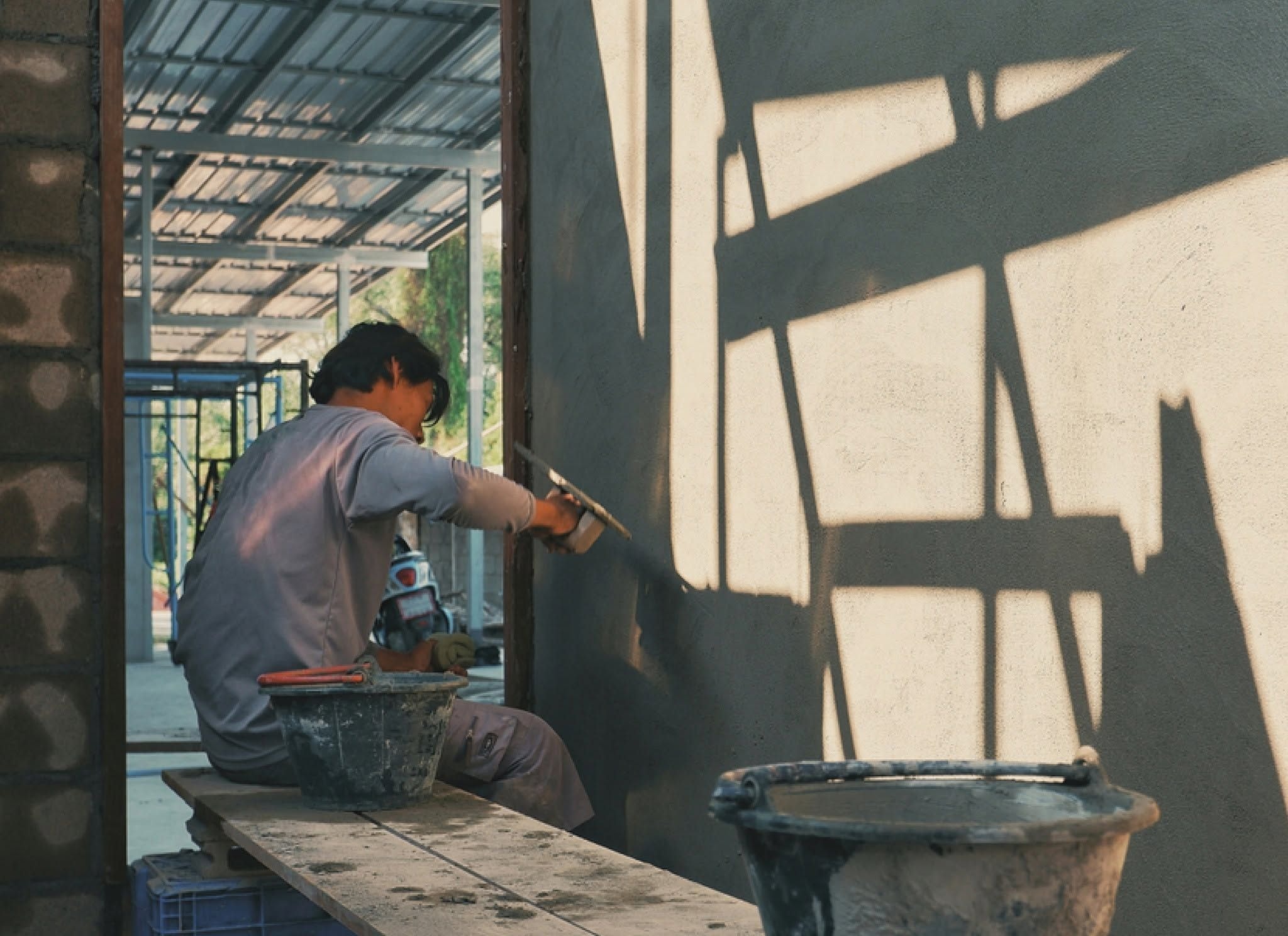 Tìm hiểu nguyên nhân khiến tường nhà bị thấm nước nghiêm trọng và cách xử lý triệt để