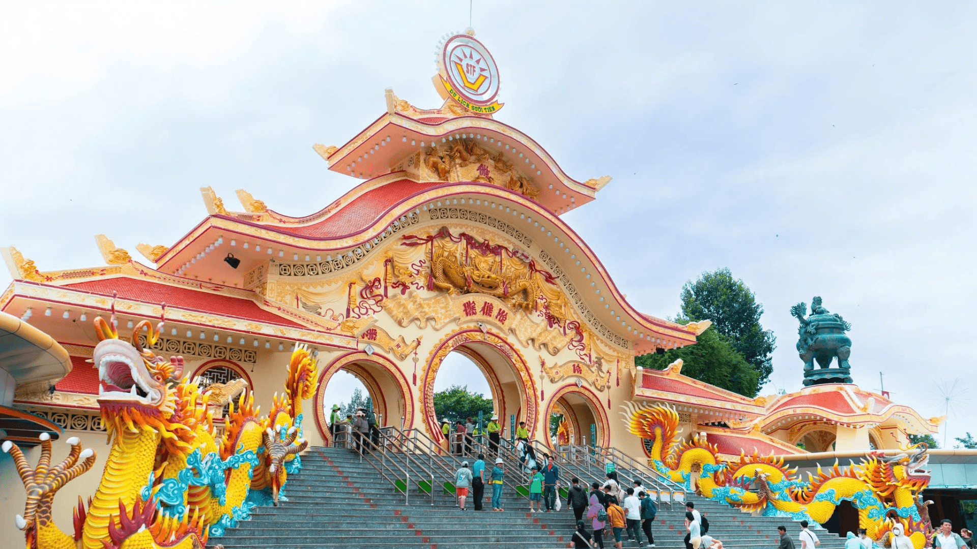 Khu du lịch Suối Tiên